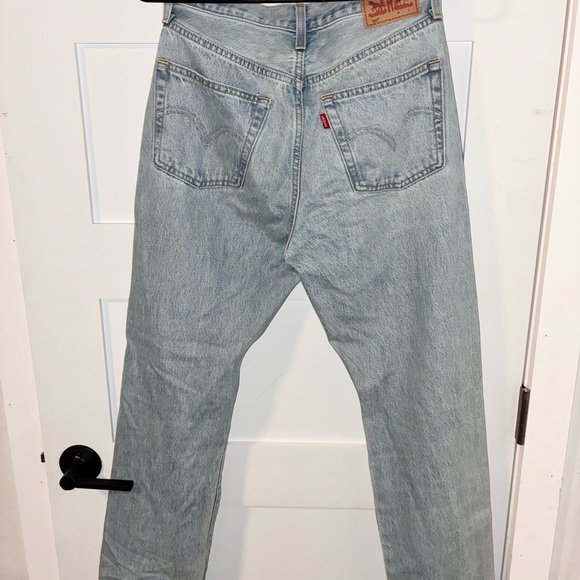Levi's 501s Women’s Light Blue Distressed Straight Leg Jeans Size W26 L30 - Picture 7 of 11